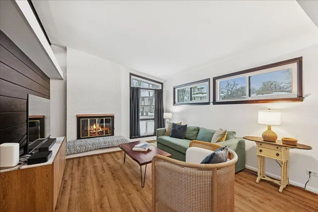 $545,000 | 908 Holmes Avenue, Deerfield, IL 60015