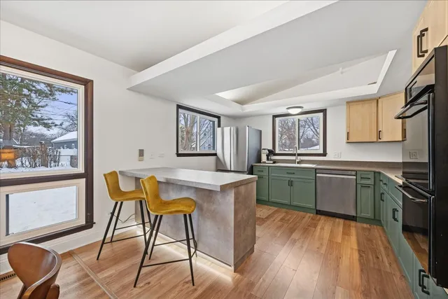 $545,000 | 908 Holmes Avenue, Deerfield, IL 60015