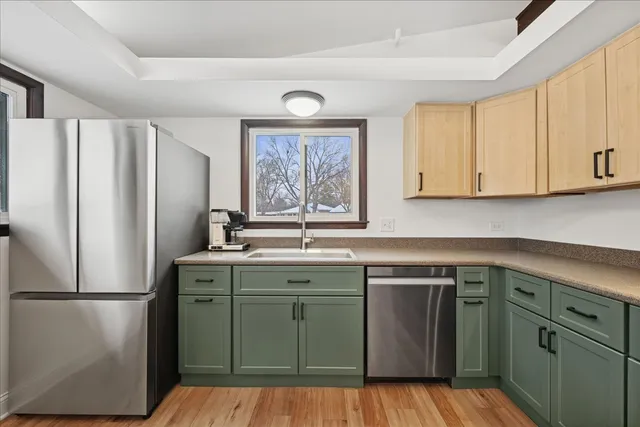 $545,000 | 908 Holmes Avenue, Deerfield, IL 60015