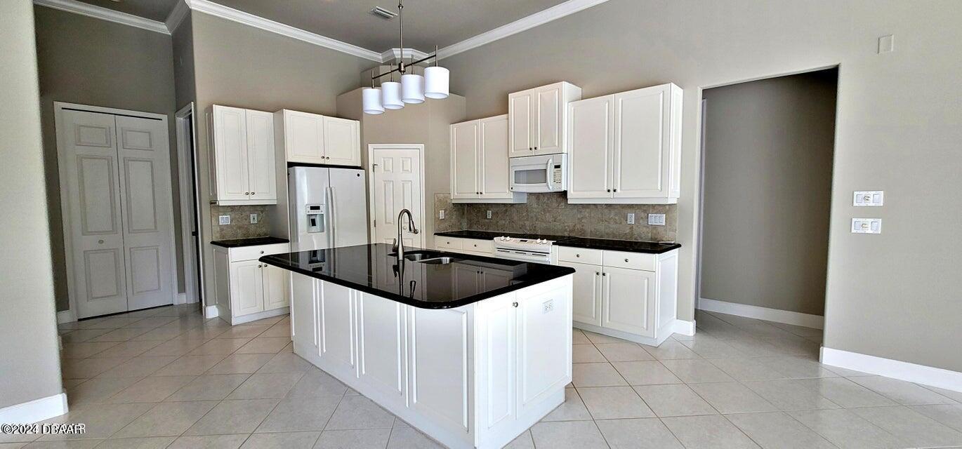 1070 Hampstead Lane Ormond Beach, FL 32174 - Photo 5 of 18 20230615203859672352000000-o