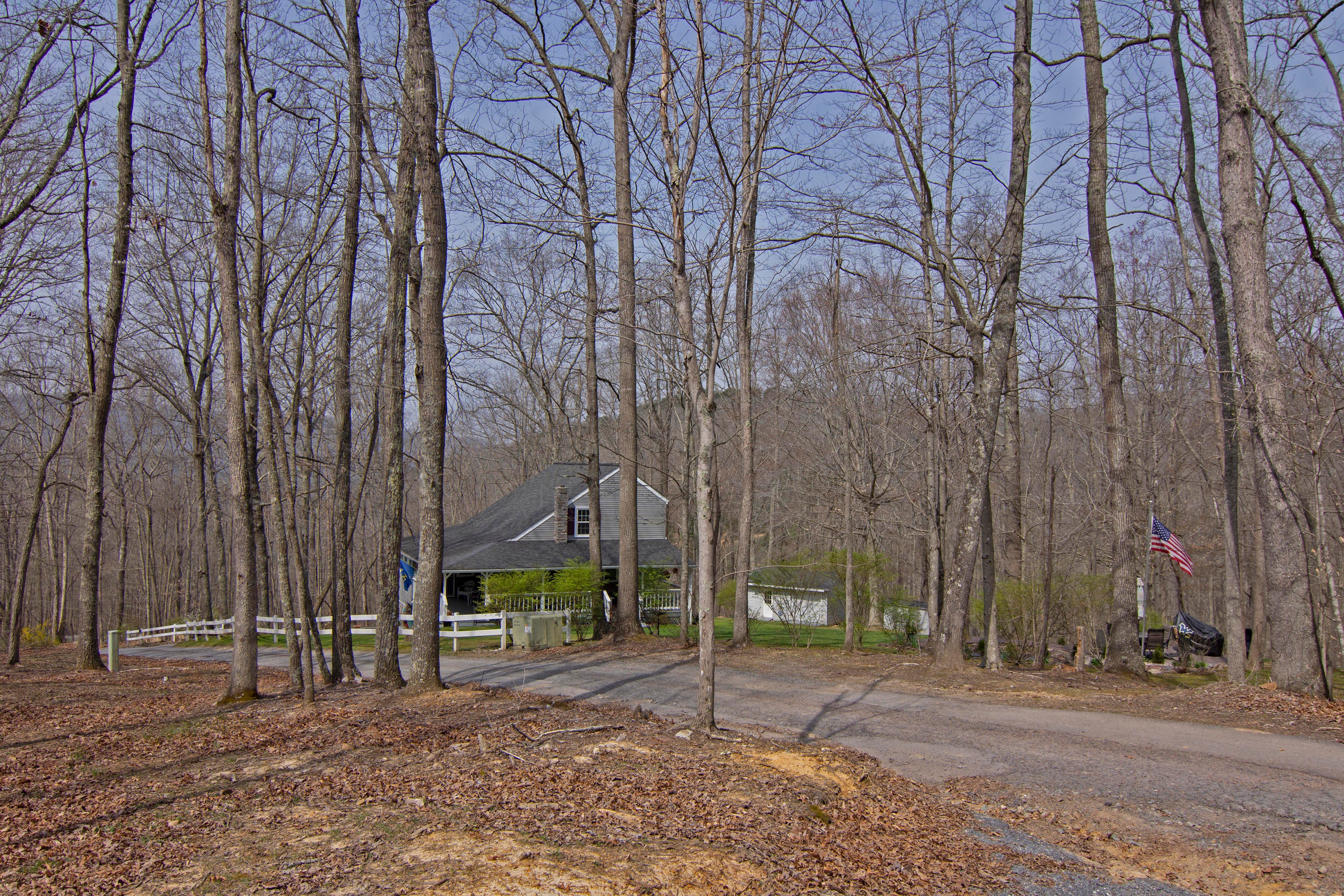 45 Falls Pointe Road Hinton, WV 25951 - Photo 3 of 49 Gallery Image 3