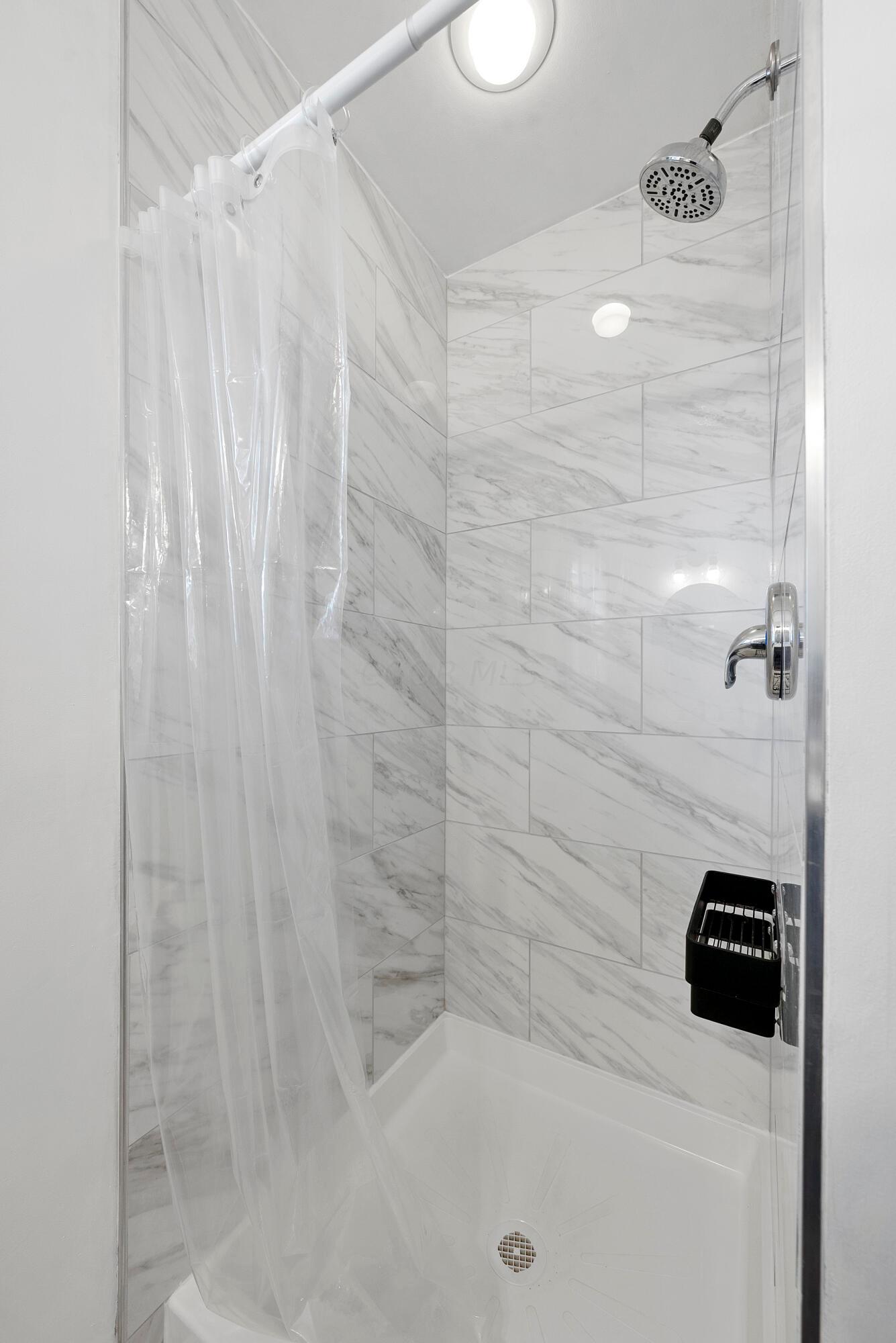 2254 Shrewsbury Road Columbus, OH 43221 - Photo 9 of 40 Master Bathroom