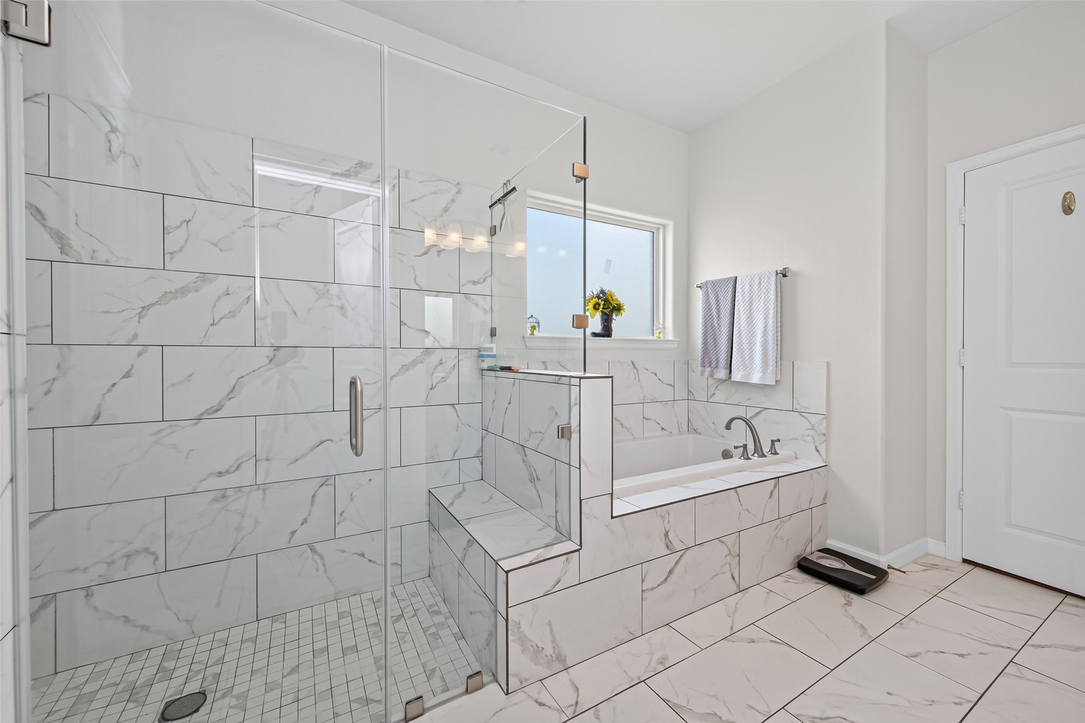 12324 North Chestnut Hills Road Conroe, TX 77303 - Photo 11 of 25 Primary Bathroom