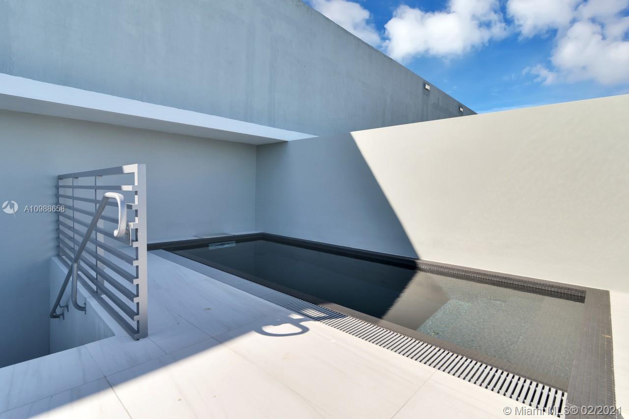 480 Northeast 31st Street, Unit PH5402 Miami, FL 33137 - Photo 34 of 35 a view of balcony