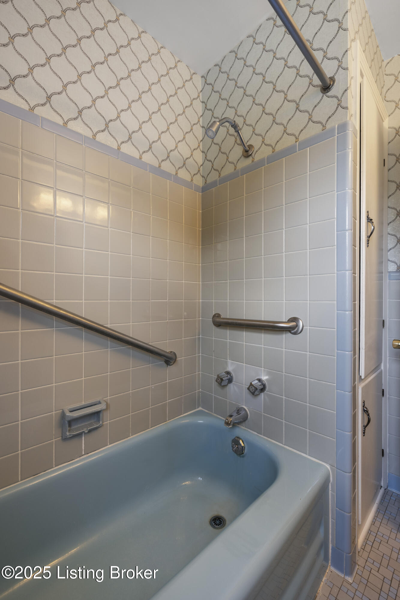3706 Hanover Road Louisville, KY 40207 - Photo 23 of 50 Mian level