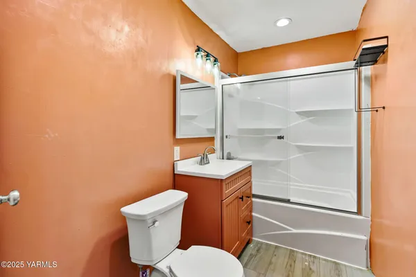 $255,000 | 913 Pleasant Avenue, Yakima, WA 98902