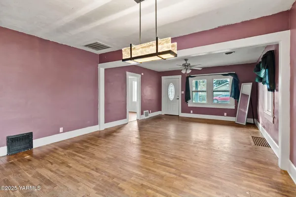 $255,000 | 913 Pleasant Avenue, Yakima, WA 98902
