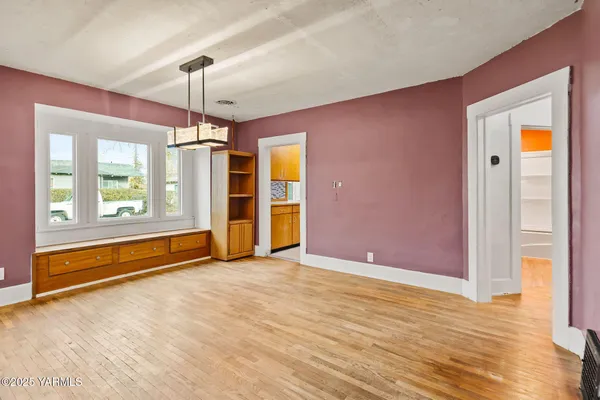 $255,000 | 913 Pleasant Avenue, Yakima, WA 98902