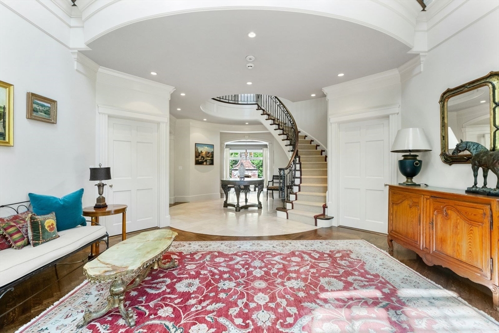 11 Greylock Road Wellesley, MA 02481 - Photo 4 of 42