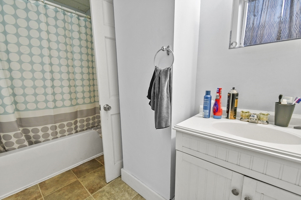 96 Water Street Clinton, MA 01510 - Photo 37 of 38 Gallery Image 37