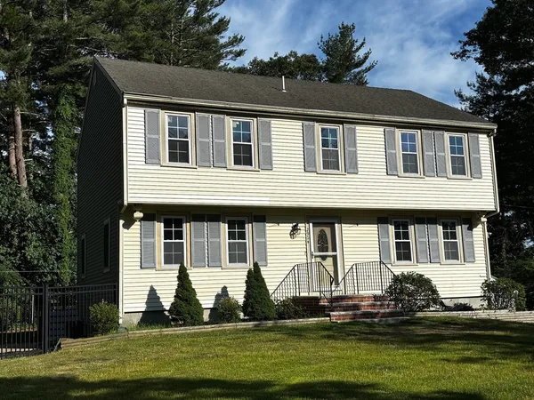 $700,000 | 290 Center Street, Unit 2, Pembroke, MA 02359