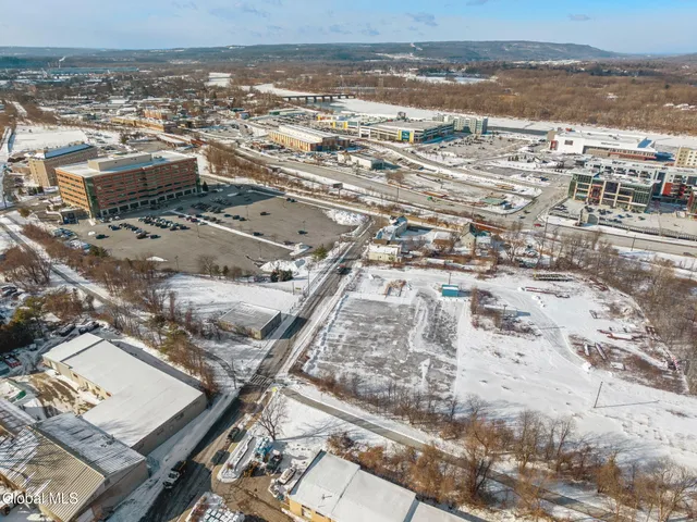 $400,000 | 440 Peek Street, Schenectady, NY 12308