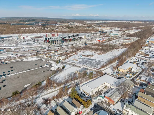 $400,000 | 440 Peek Street, Schenectady, NY 12308