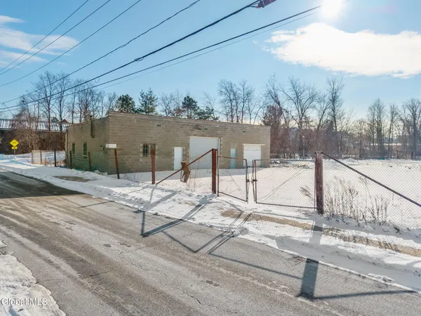 $400,000 | 440 Peek Street, Schenectady, NY 12308