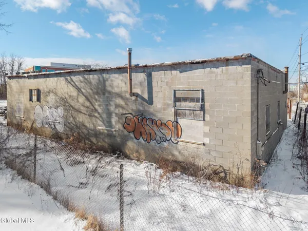 $400,000 | 440 Peek Street, Schenectady, NY 12308