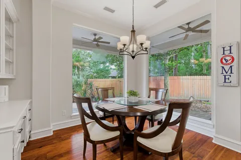 $1,068,000 | 6 Harbor Cove Drive, The Woodlands, TX 77381