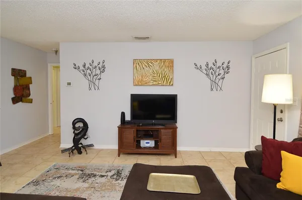 $2,400 | 10265 Gandy Boulevard North, Unit 1405, St. Petersburg, FL 33702
