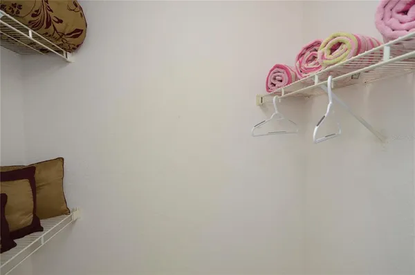 $2,400 | 10265 Gandy Boulevard North, Unit 1405, St. Petersburg, FL 33702