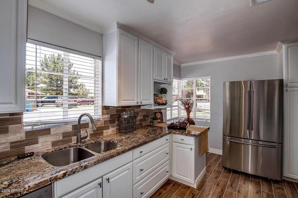 2163 West Osborn Road Phoenix, AZ 85015 - Photo 11 of 25 Osborn Kitchen 3 (2)