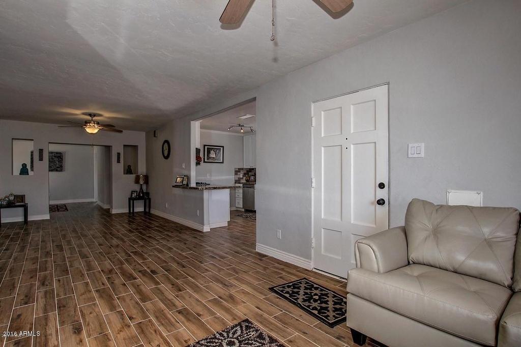 2163 West Osborn Road Phoenix, AZ 85015 - Photo 6 of 25 Osborn LR 3 (2)