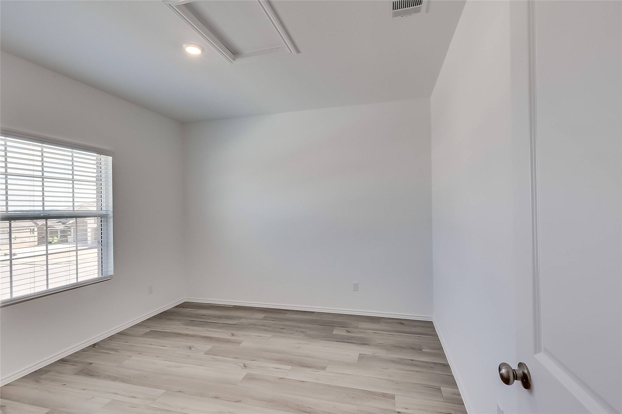 2001 Four Waters Loop Georgetown, TX 78628 - Photo 4 of 40 Gallery Image 4