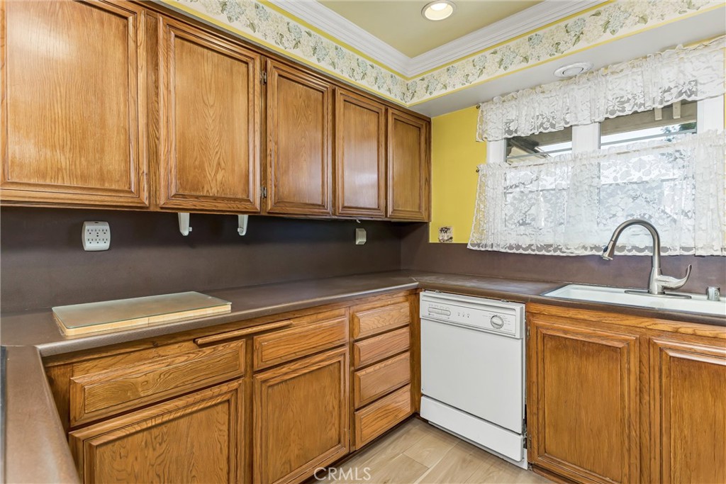 775 Huston Drive Riverside, CA 92507 - Photo 13 of 43