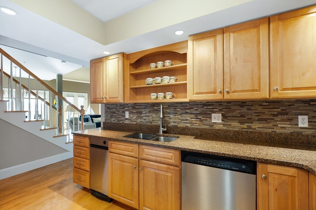 196 Main Street, Unit 2 Gloucester, MA 01930 - Photo 6 of 22