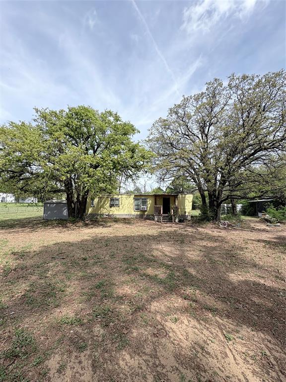 6295 Rendon New Hope Road Fort Worth, TX 76140 - Photo 3 of 38 View of yard