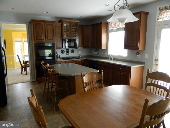 154 Riggs Road Fredericksburg, VA 22405 - Photo 24 of 27 Kitchen