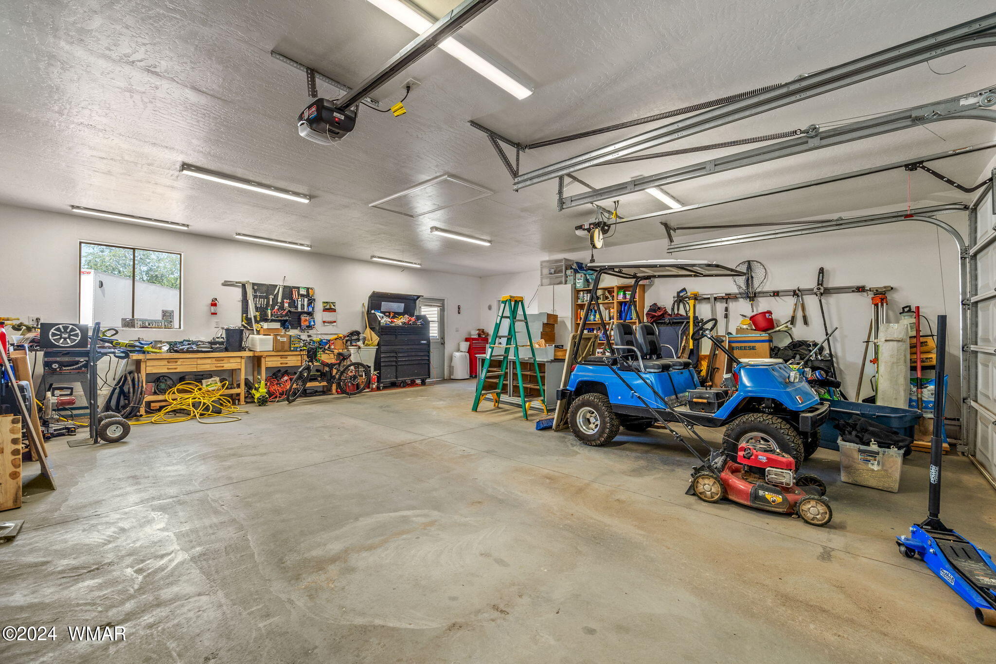 70 South 3rd Street West Snowflake, AZ 85937 - Photo 17 of 30 Extra Large 2-car Garage