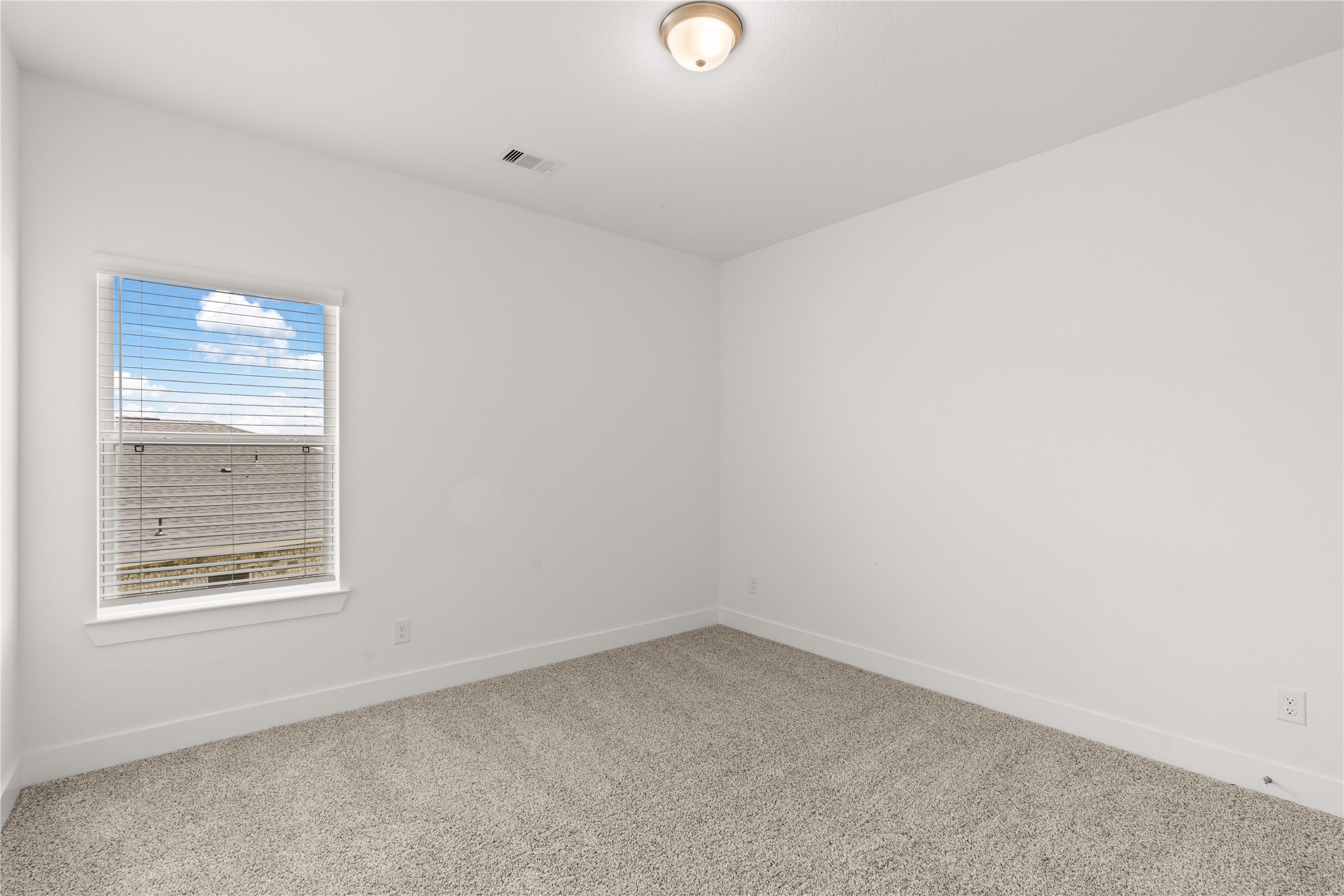 620 Deep Sands Drive Hempstead, TX 77445 - Photo 24 of 35 an empty room with a window