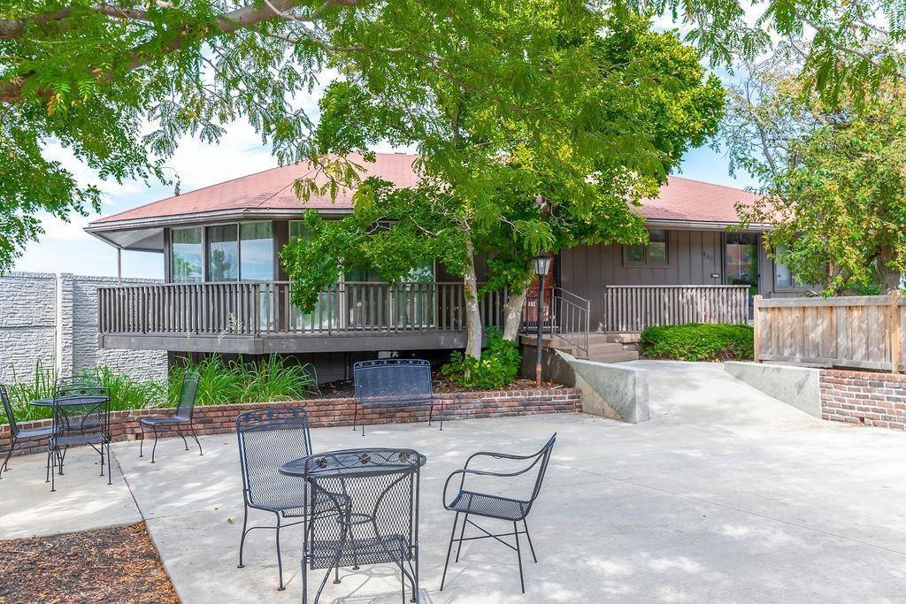 472 West 104th Street, Unit B Kansas City, MO 64114 - Photo 21 of 32