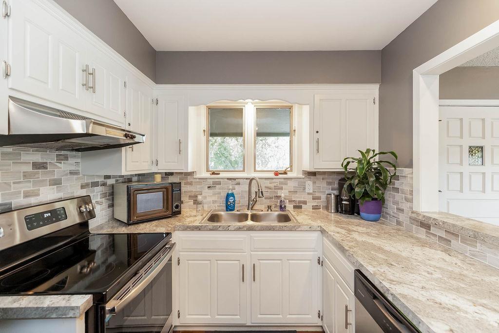 472 West 104th Street, Unit B Kansas City, MO 64114 - Photo 26 of 32