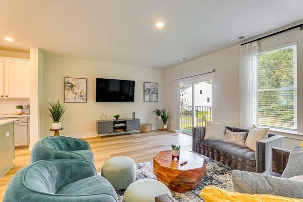 $3,400 | 1010 Pettiford Place, Hanahan, SC 29410