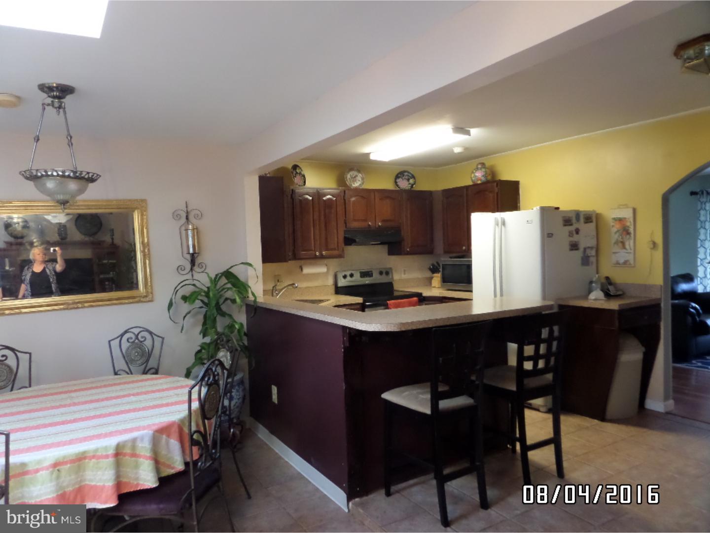 32 Pine Needle Road Levittown, PA 19056 - Photo 11 of 24 Kitchen