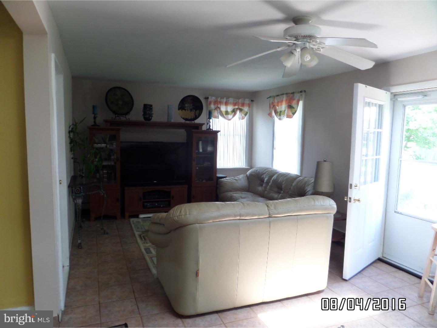 32 Pine Needle Road Levittown, PA 19056 - Photo 13 of 24 Great Room