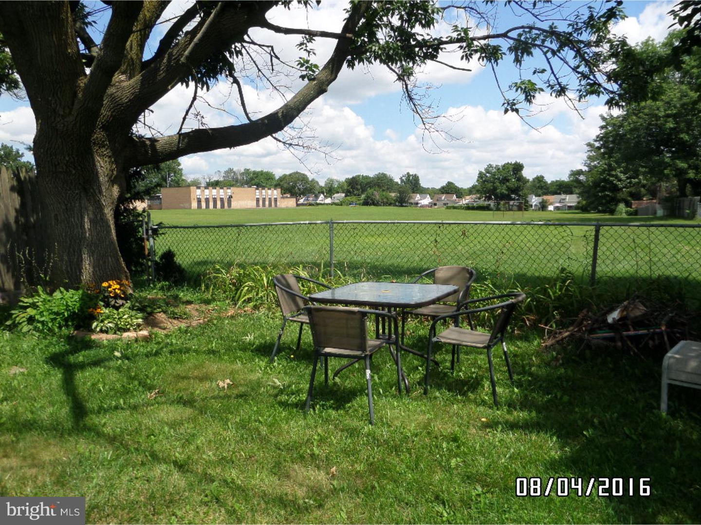 32 Pine Needle Road Levittown, PA 19056 - Photo 18 of 24 Back Yard