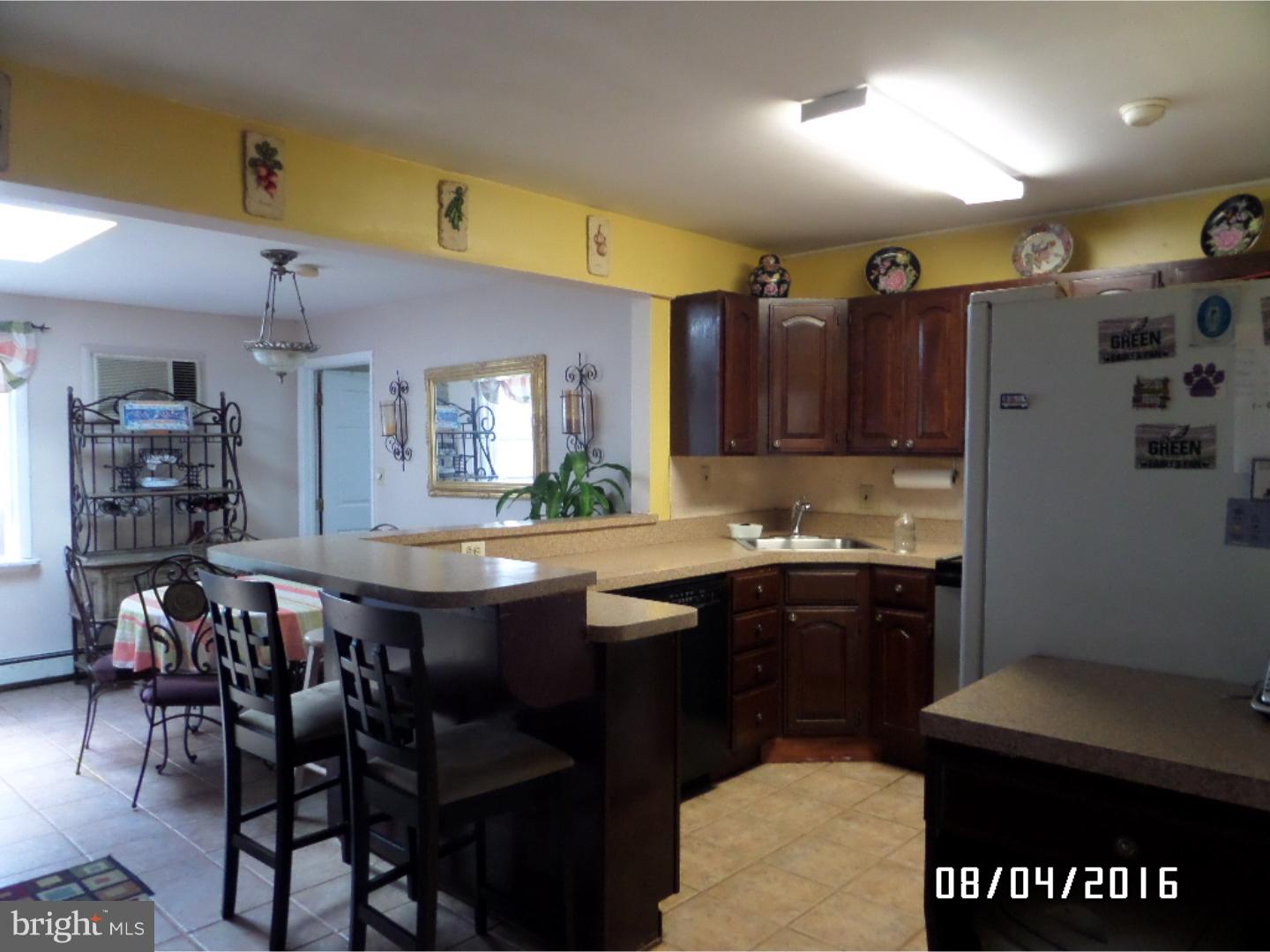 32 Pine Needle Road Levittown, PA 19056 - Photo 10 of 24 Kitchen
