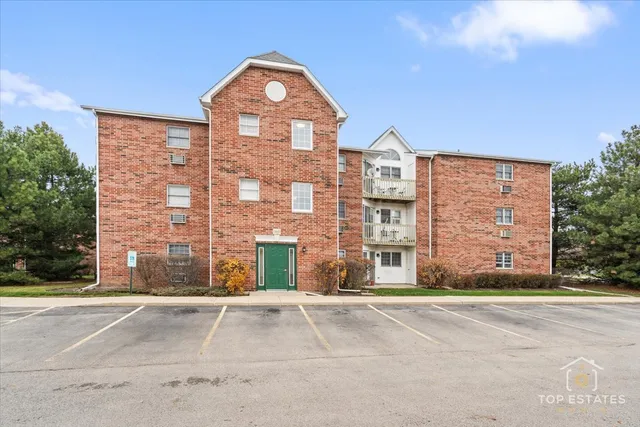 $139,900 | 360 Leah Lane, Unit 1G, Woodstock, IL 60098