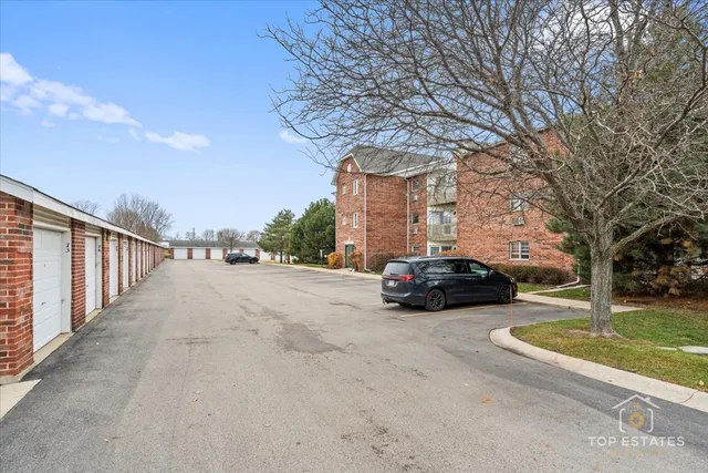 $139,900 | 360 Leah Lane, Unit 1G, Woodstock, IL 60098