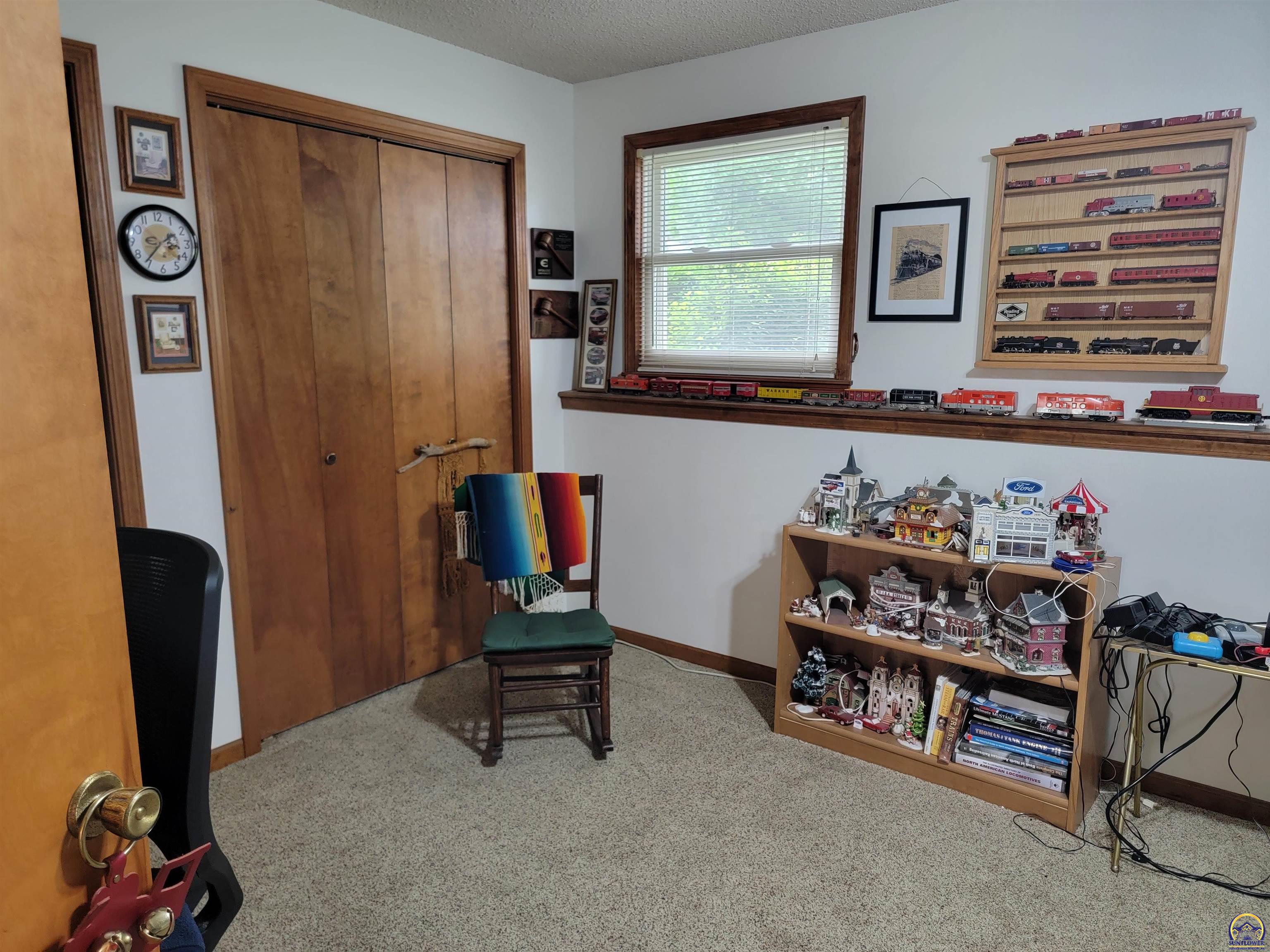 2002 Schaeffer Way Emporia, KS 66801 - Photo 21 of 28