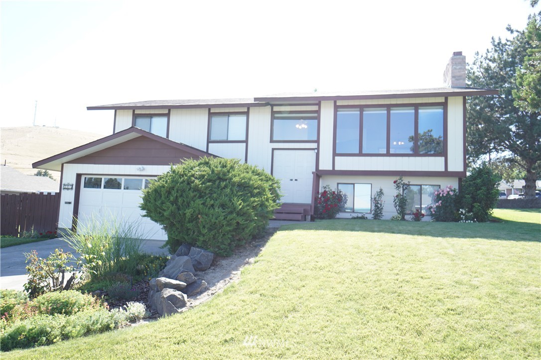 245 Columbia Road Ephrata, WA 98823 - Photo 1 of 24