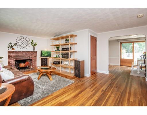 11 Crawford Road Burlington, MA 01803 - Photo 5 of 26 Gallery Image 5