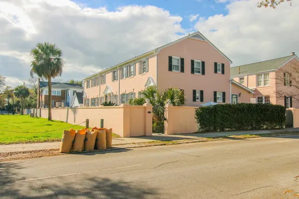 $4,530 | 25 Ashley Avenue, Charleston, SC 29401
