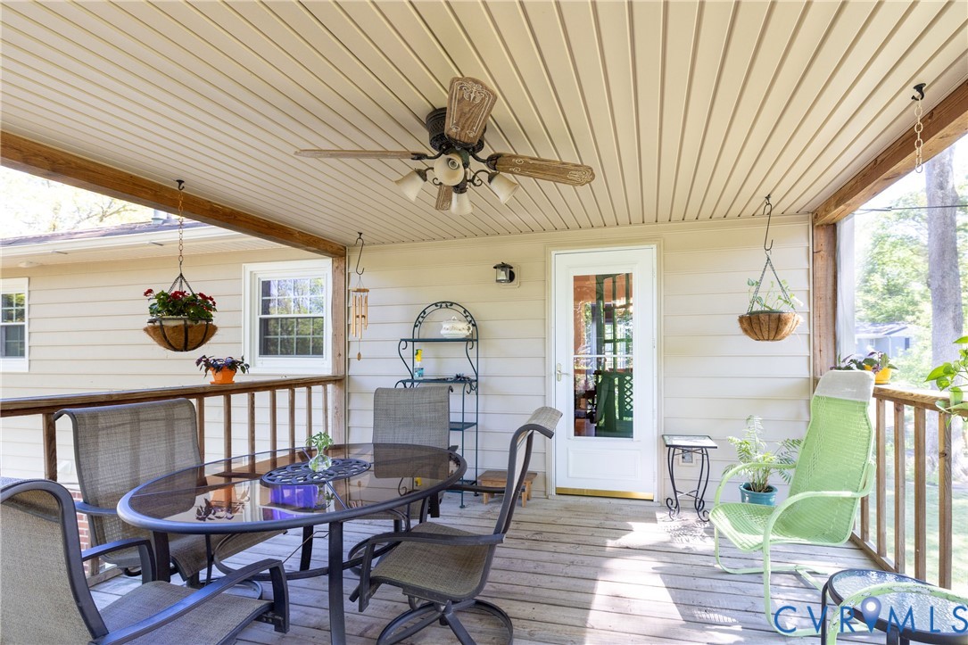 802 Maybeury Drive Henrico, VA 23229 - Photo 30 of 34 Screened in porch
