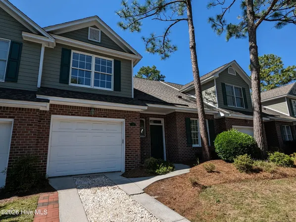 $2,095 | 233 Racine Drive, Unit 18, Wilmington, NC 28403