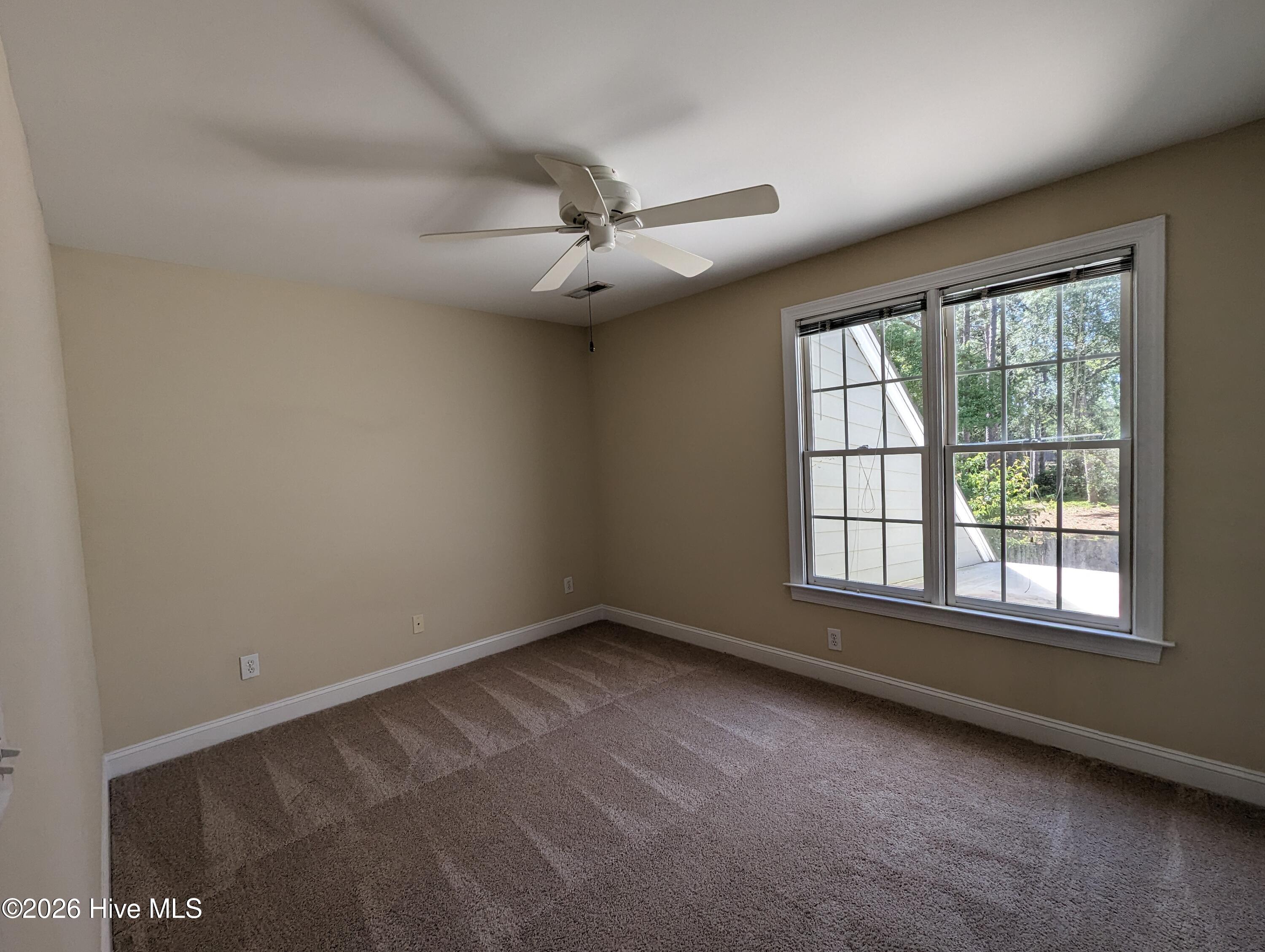 233 Racine Drive, Unit 18 Wilmington, NC 28403 - Photo 11 of 18 PXL_20230502_194605585.MP