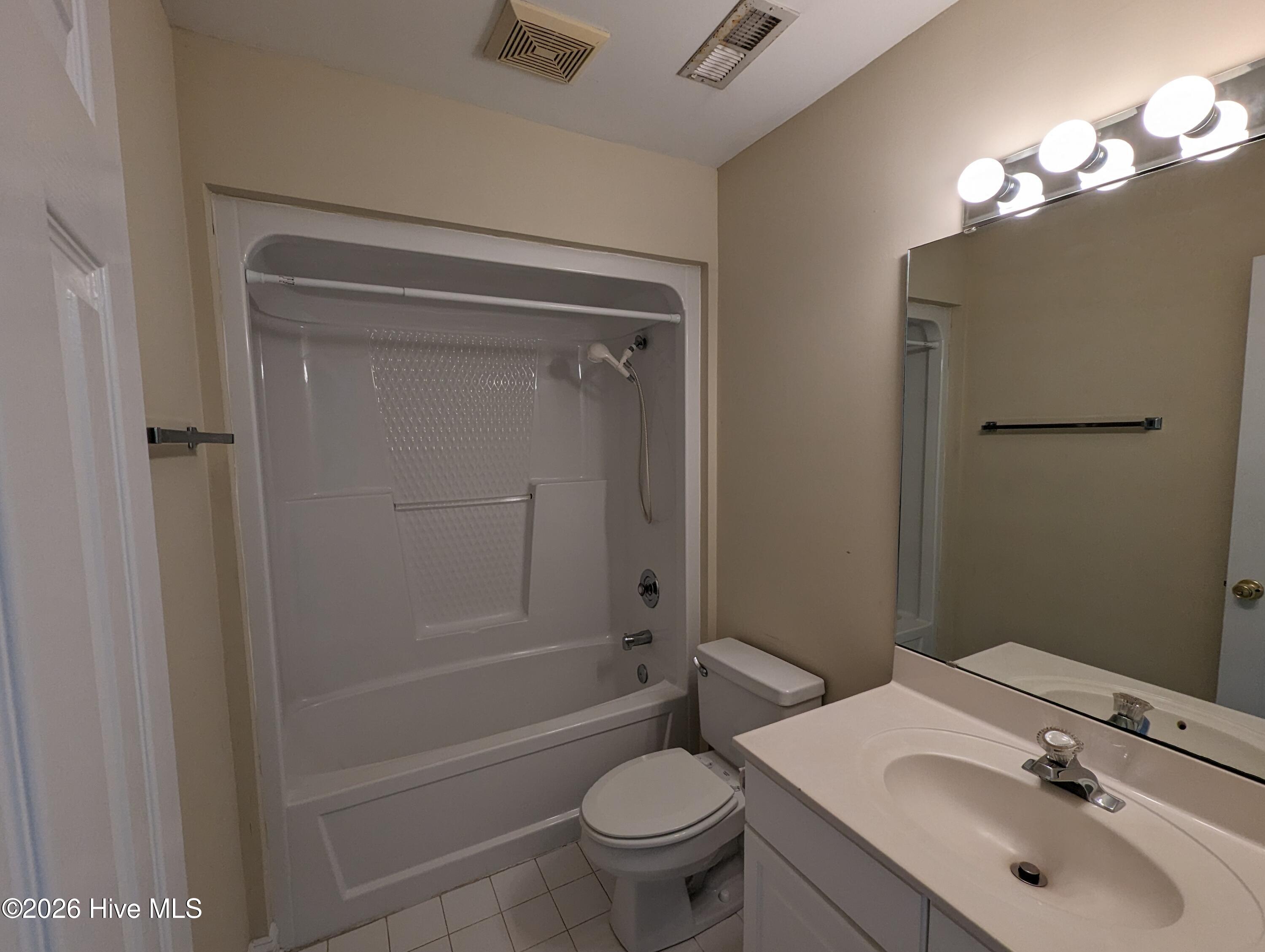233 Racine Drive, Unit 18 Wilmington, NC 28403 - Photo 14 of 18 PXL_20230502_194556107.MP