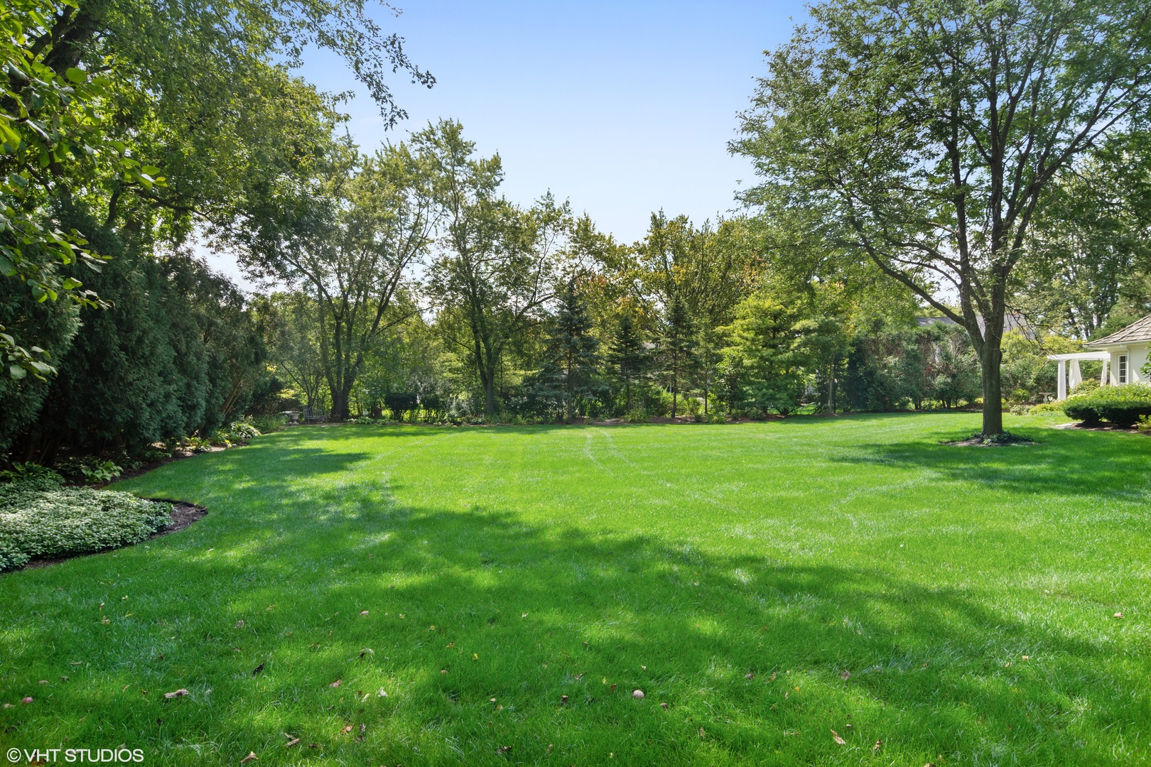 1717 Appleby Road Inverness, IL 60067 - Photo 50 of 57 a view of garden view