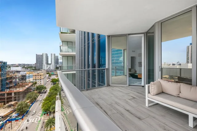 $875,000 | 851 Northeast 1st Avenue, Unit 1008, Miami, FL 33132